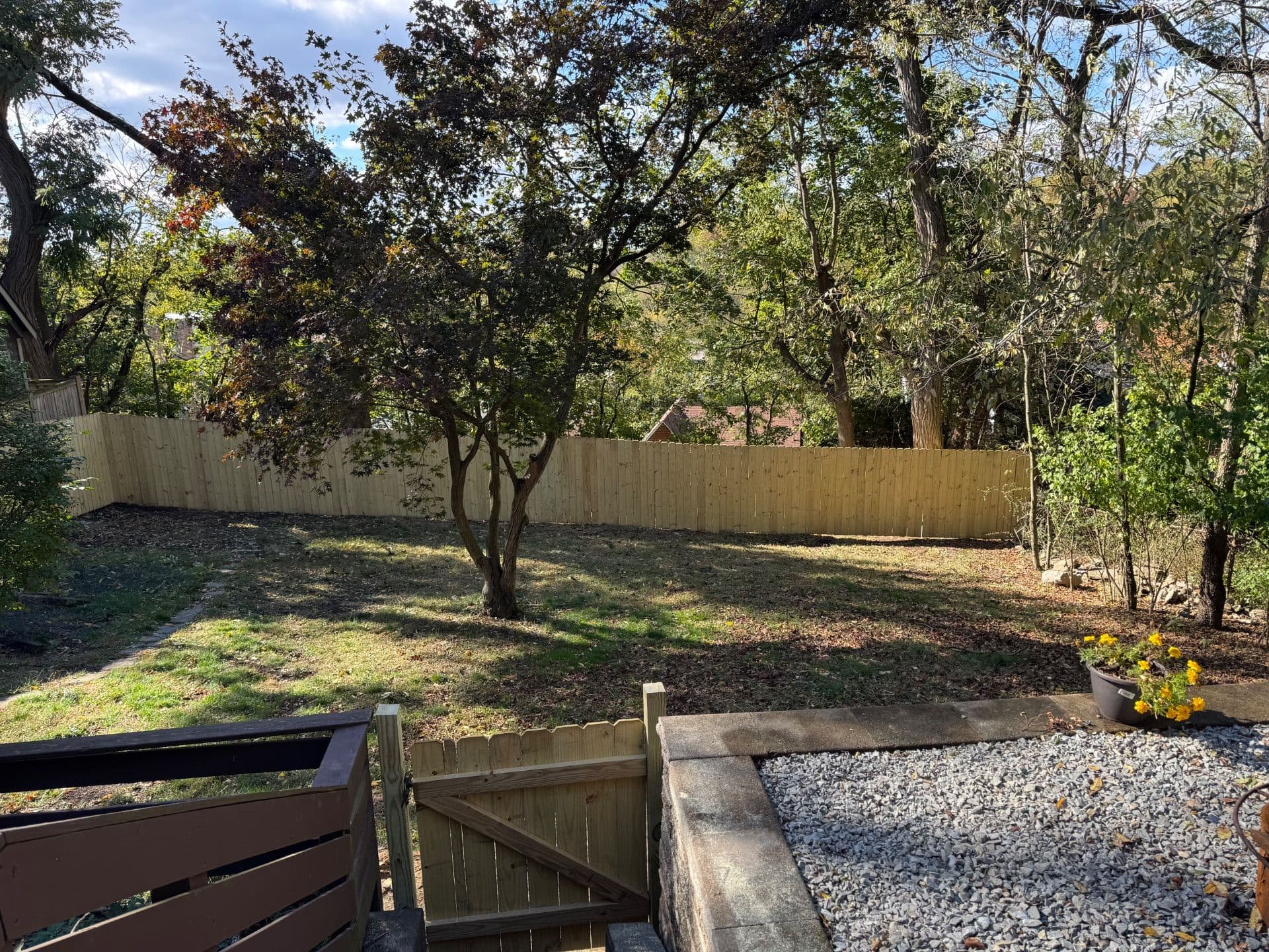 Gallery photos for Backyard Makeover with New Privacy Fence: Image #2