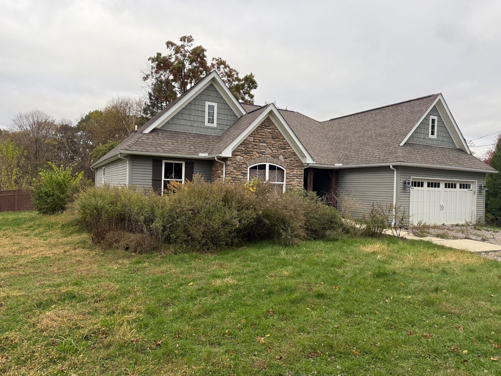 Gallery photos for Stunning Yard Cleanup and Mulch Installation: Image #2