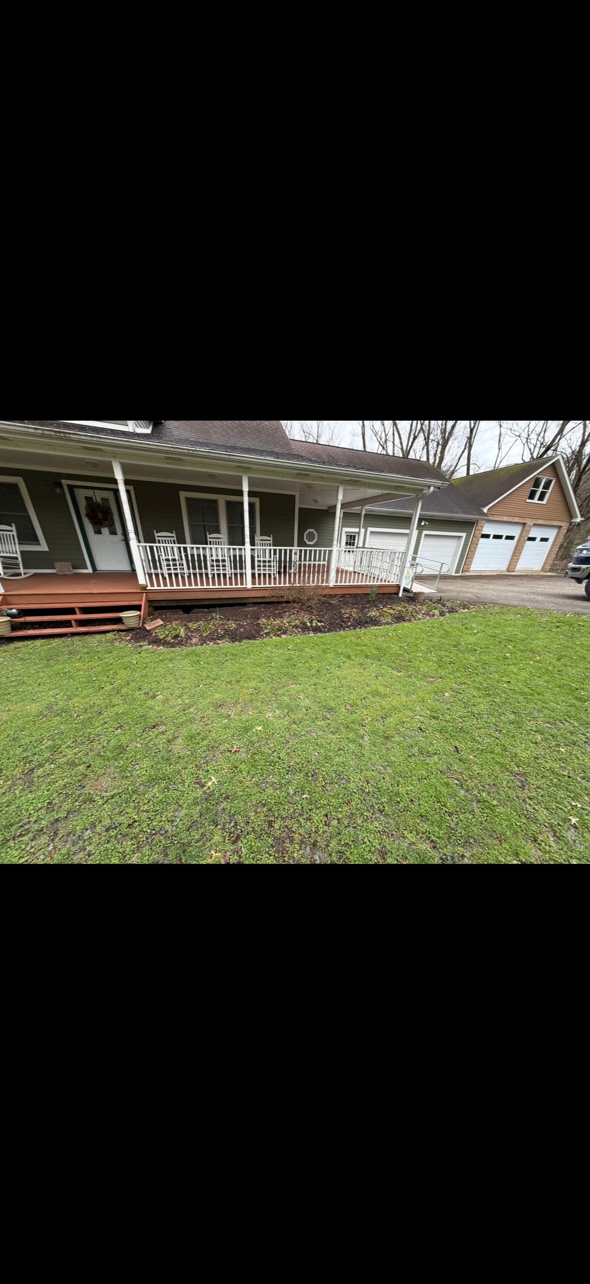 Project Fresh Mulch and New Plants Made This Home's Curb Appeal Pop image