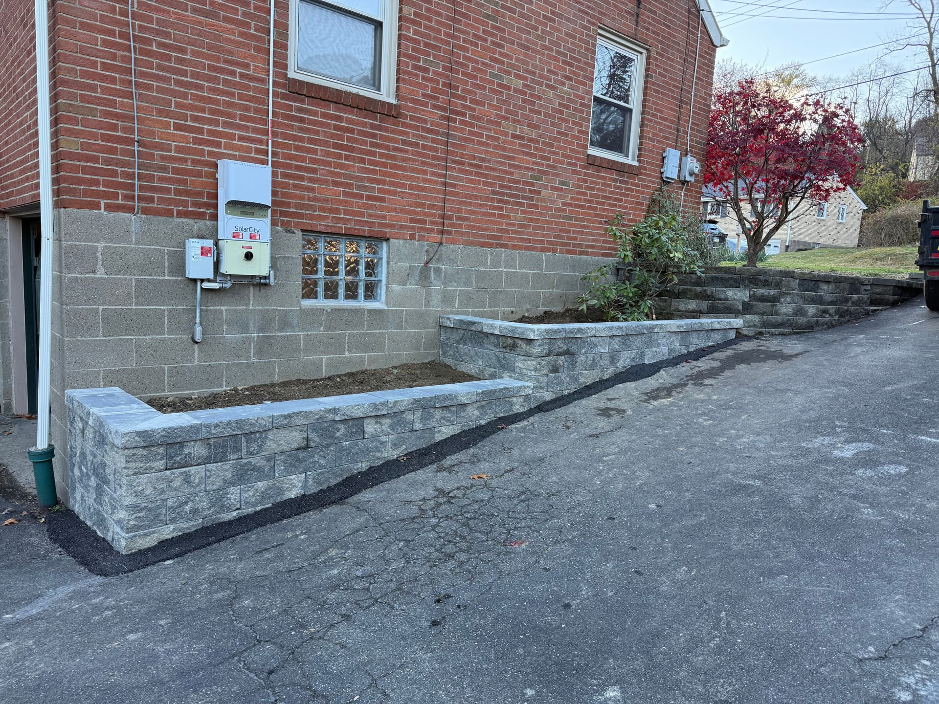 Gallery photos for Retaining Walls Revamp Your Driveway: Image #4