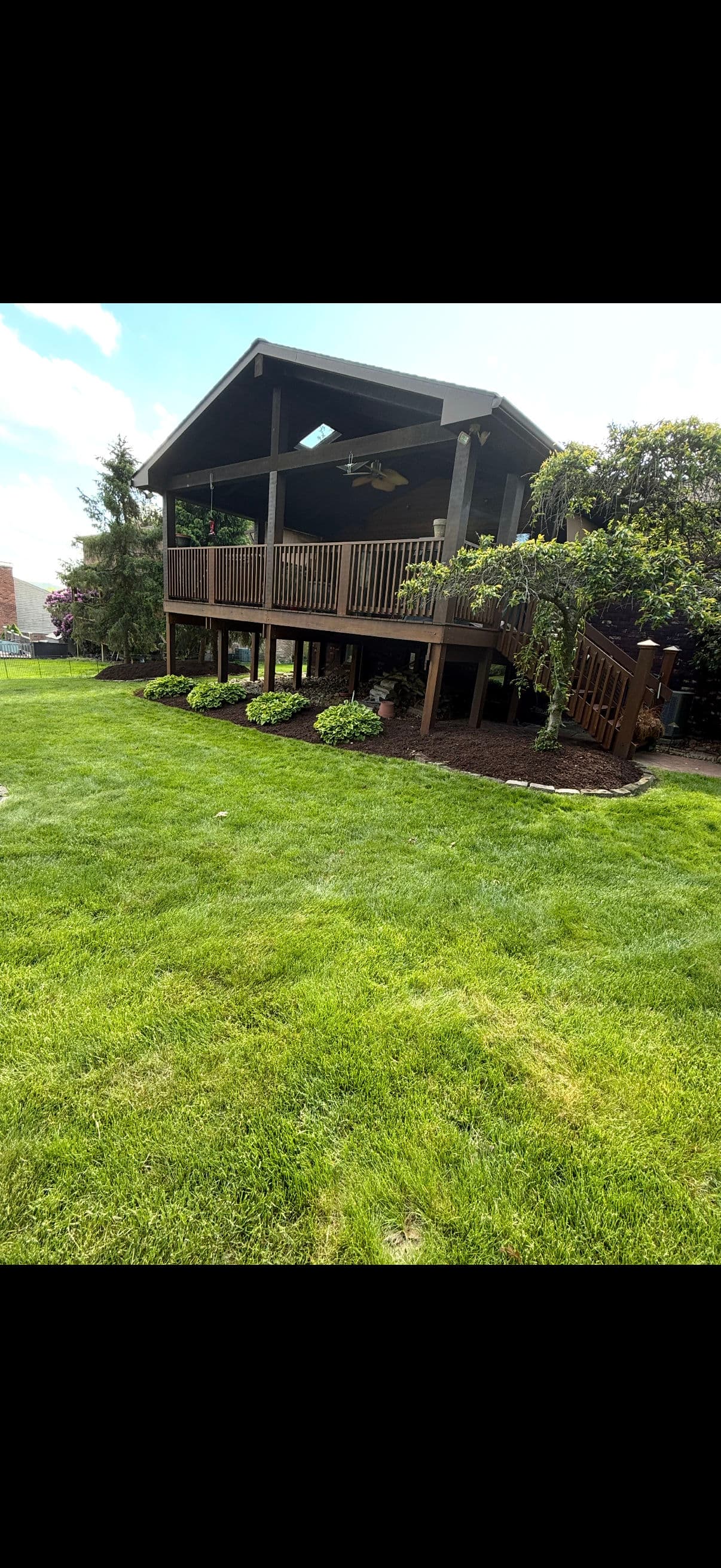 Project Full Bed Cleanup and Cherry Brown Mulch Install Done Right image