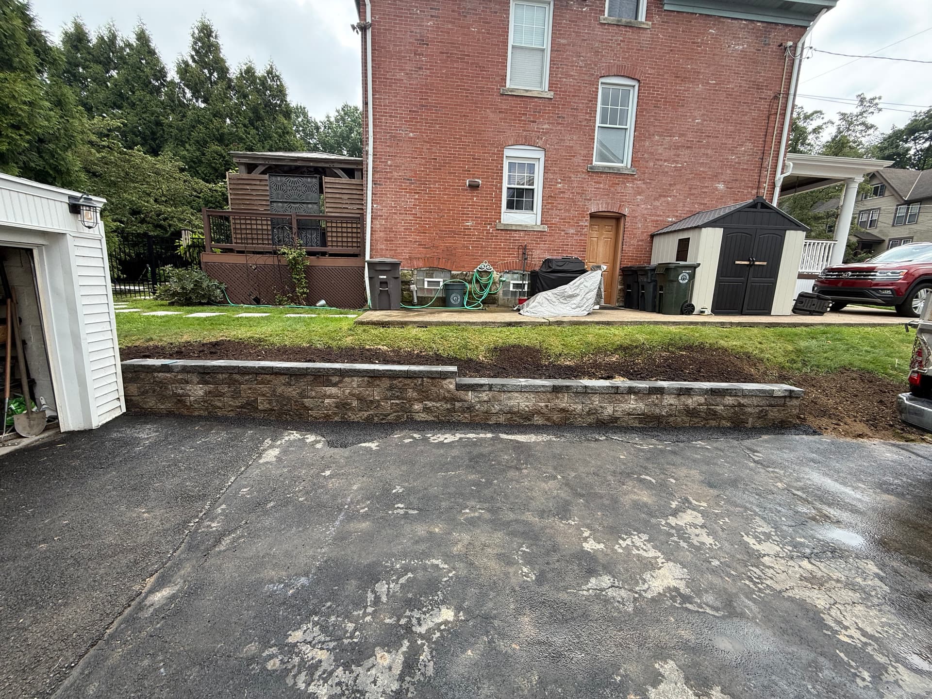 Gallery photos for Old Concrete Retaining Wall Replaced With Versa-Lok Block: Image #4