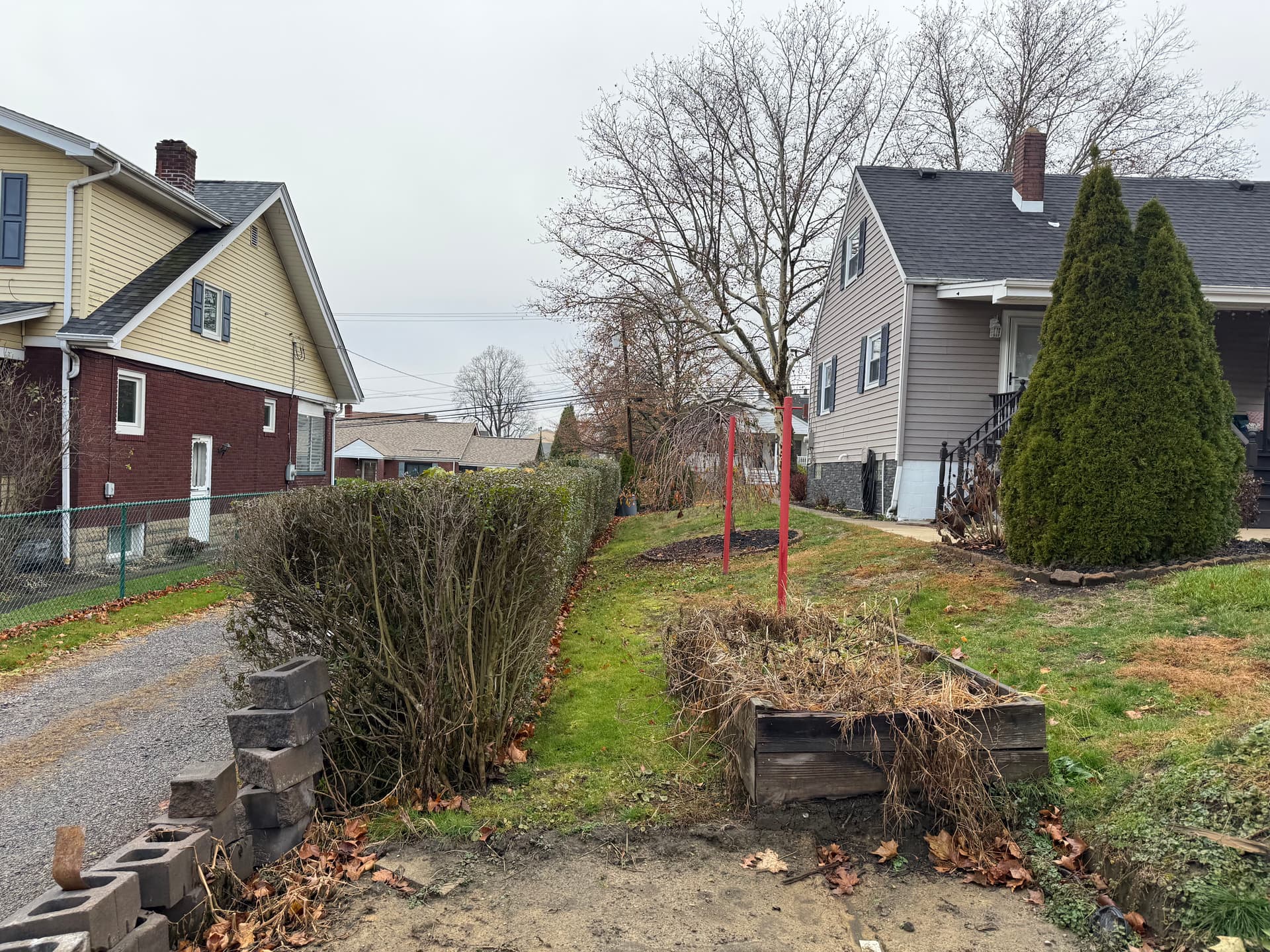 Gallery photos for Backyard Makeover with Vinyl Fence and Retaining Walls: Image #2