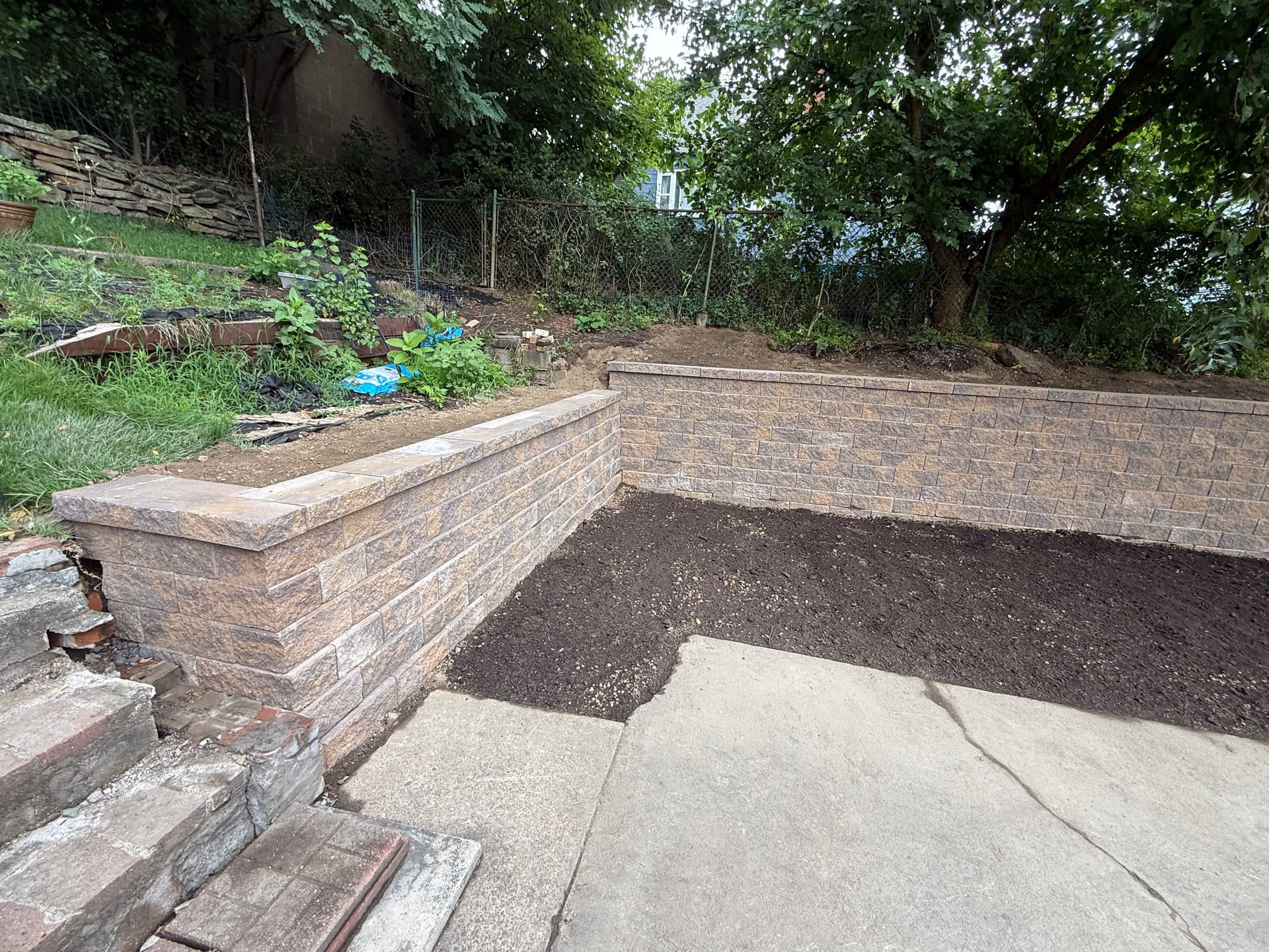 Gallery photos for Failed Retaining Wall Replaced With Oberfields Versa-Lok in Chestnut: Image #3